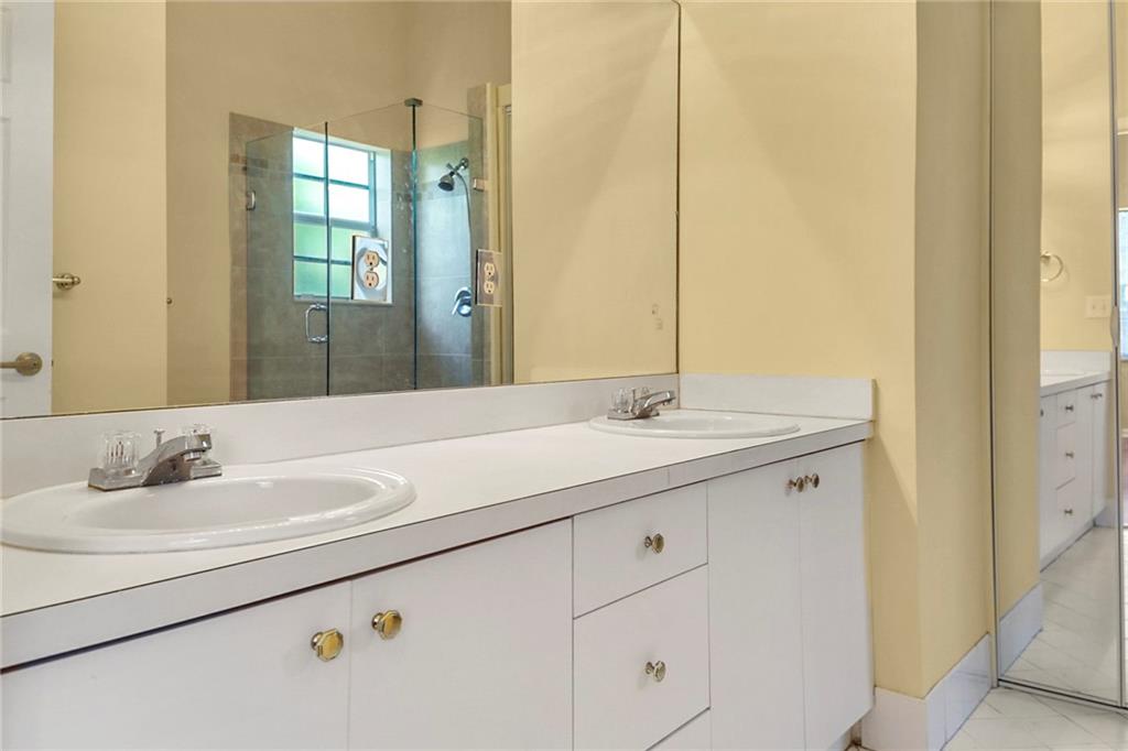 Petite - Residential