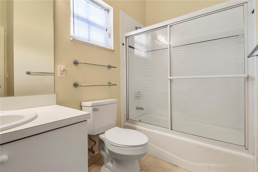 Petite - Residential