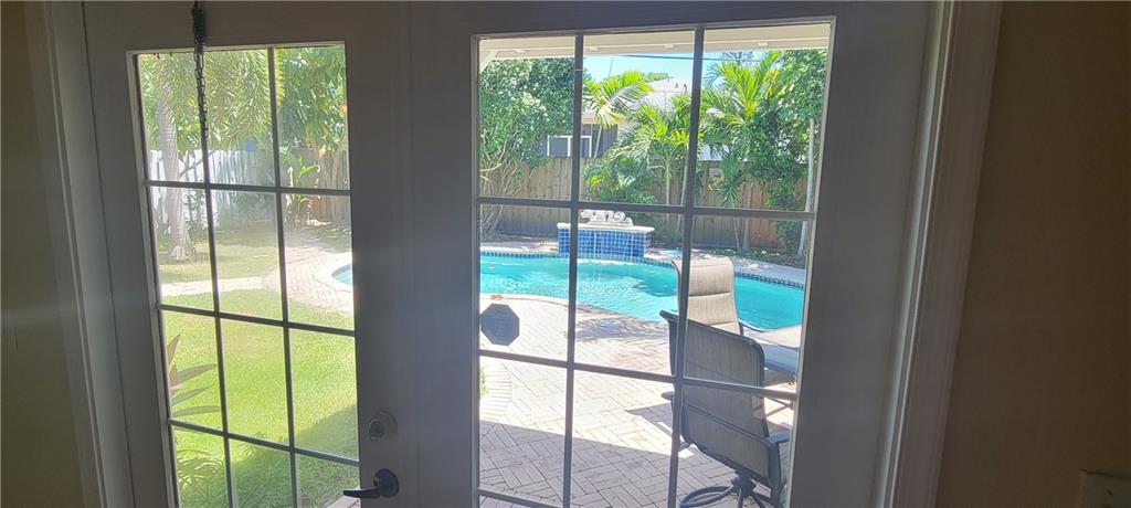 Petite - Residential