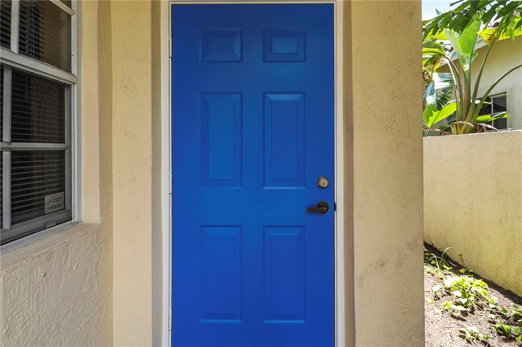 Petite - Residential