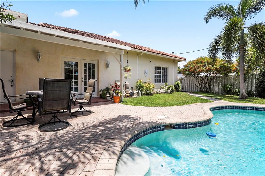 Petite - Residential