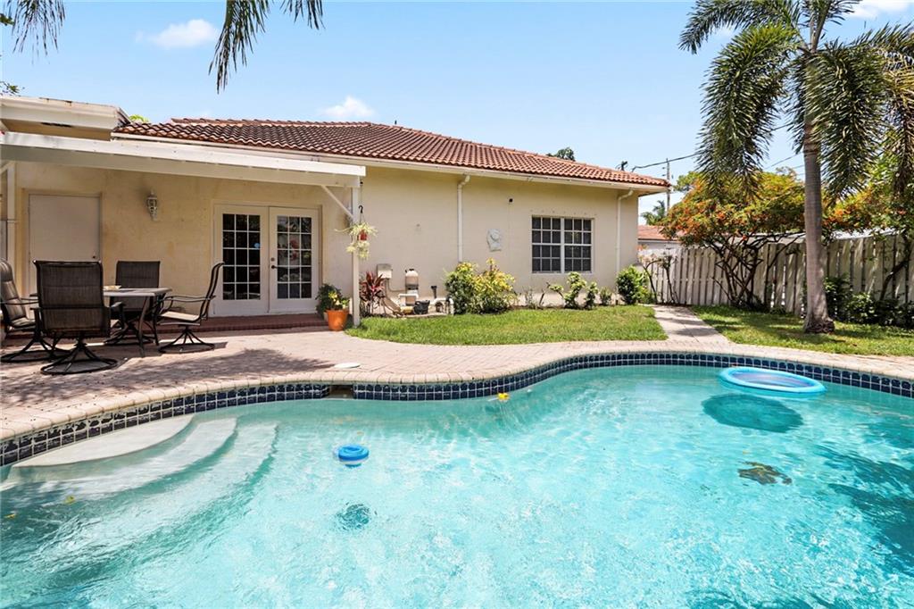 Petite - Residential