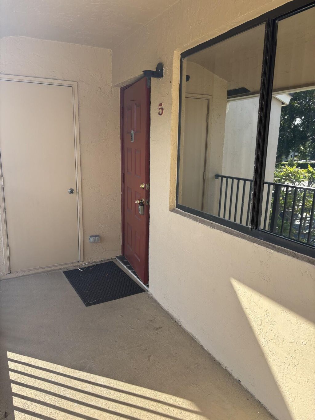 Photo of 110 SE 7th St- Unit 5 Bldg 110 St, Deerfield Beach, FL 33441 (MLS # R11165071)