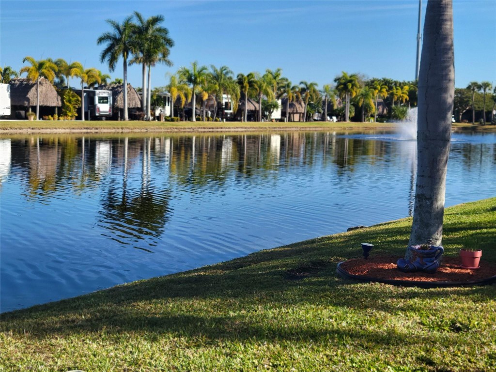 Silver Palms Rv Resort - Land