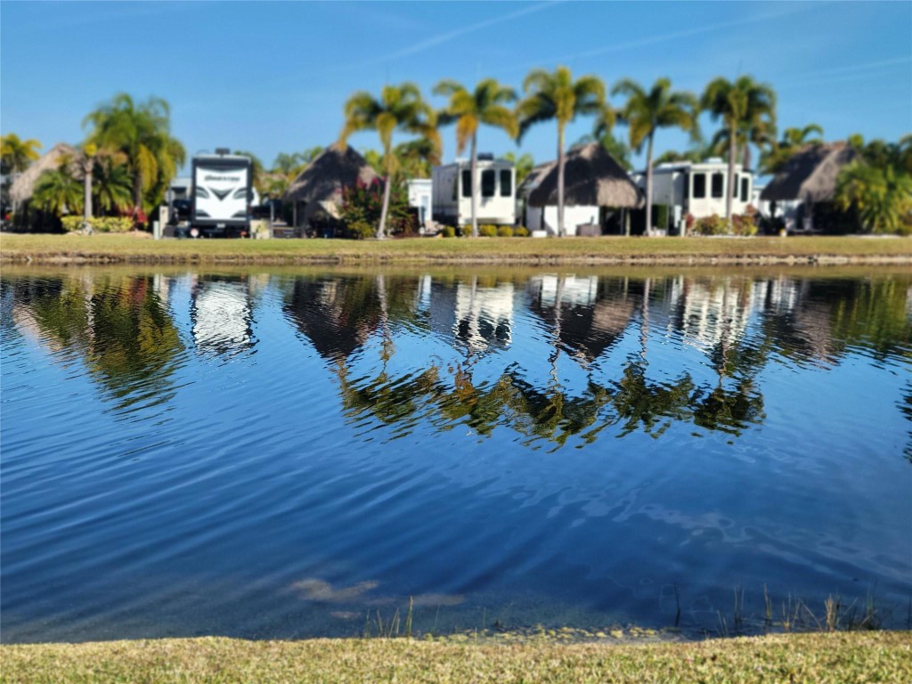 Silver Palms Rv Resort - Land