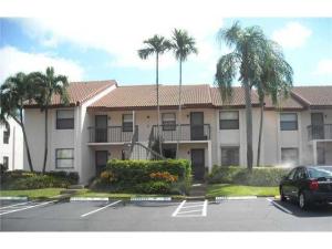 BEUTIFUL 1ST FLOOR CORNER CONDO IN BOCA DEL MAR WALKING DISTANCE TO TOWN CENTER MALL AND SHOPPES VERY CLEAN CONDO WITH NEW APPLIANCES NEW A/C TILE IN LIVEING AREAS WOOD FLOORS IN THE BEDROOMS 2 LARGE MASTER BEDROOMS WITH SEPERATE LAUNDRY ROOM CABLE AND WATER INCLUDED FLEXIBLE MOVE IN TERMS