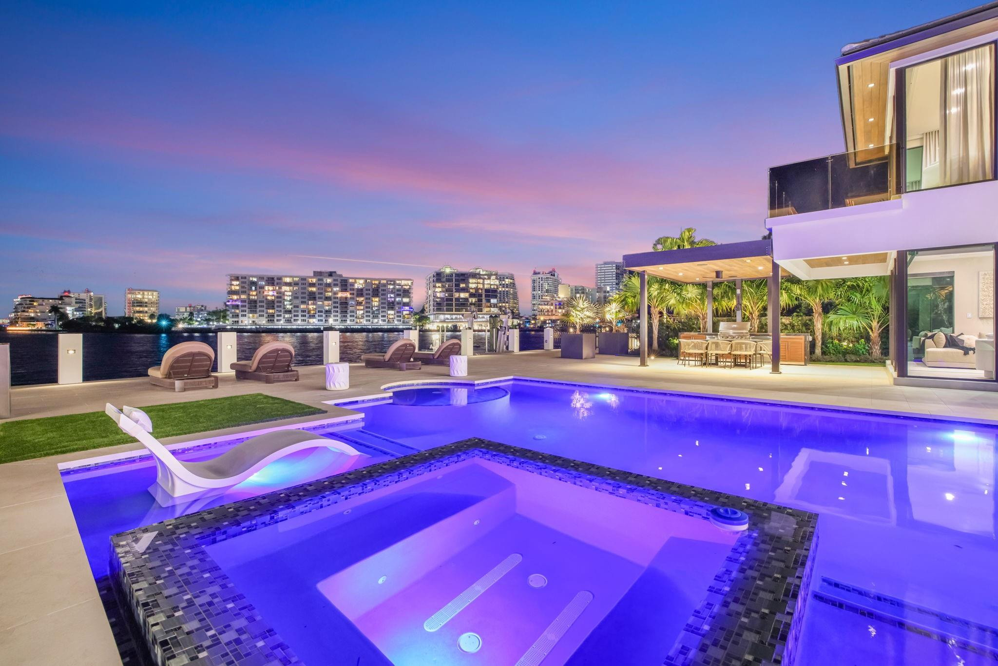 SEA ISLAND - Residential