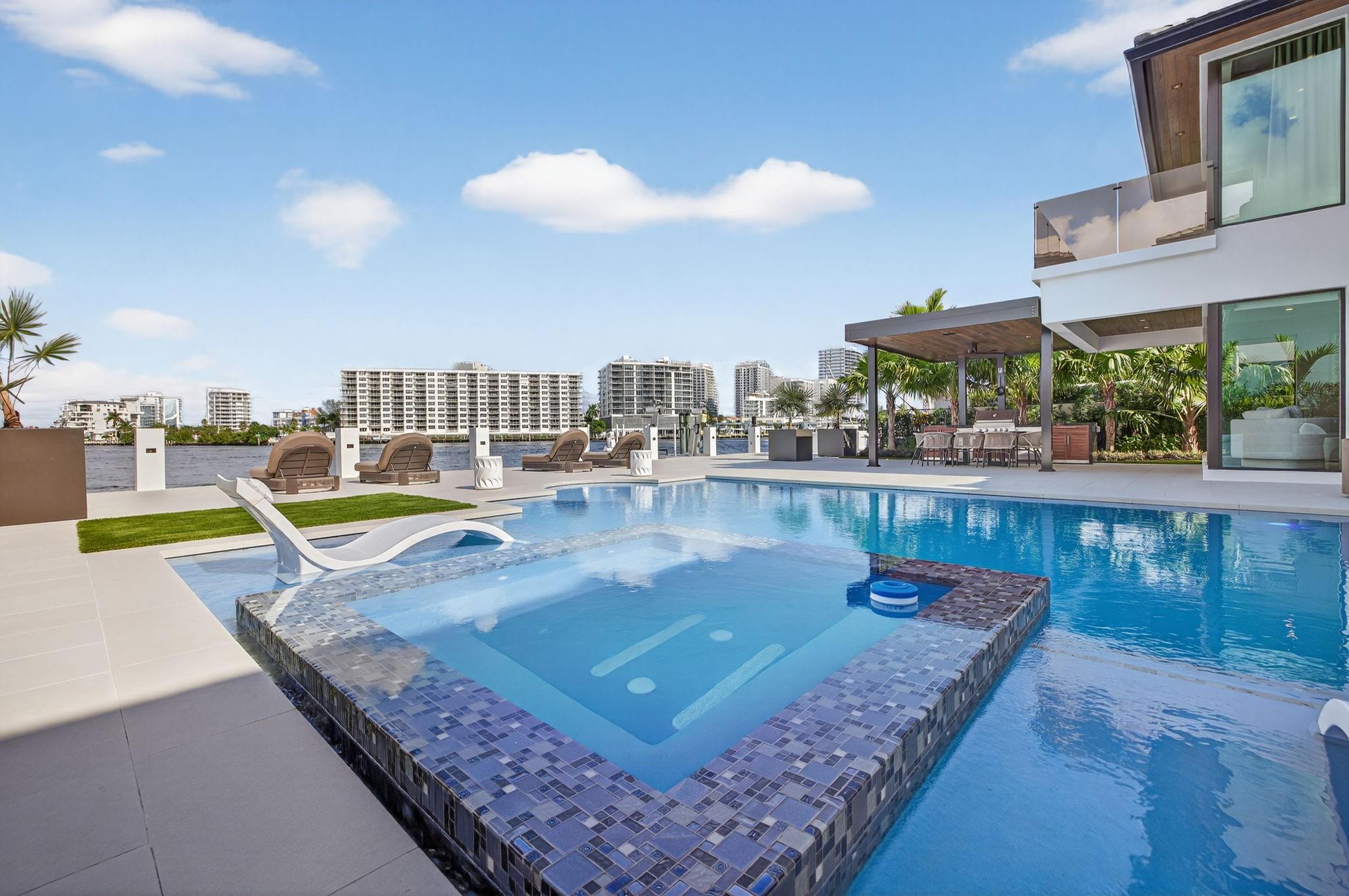 SEA ISLAND - Residential