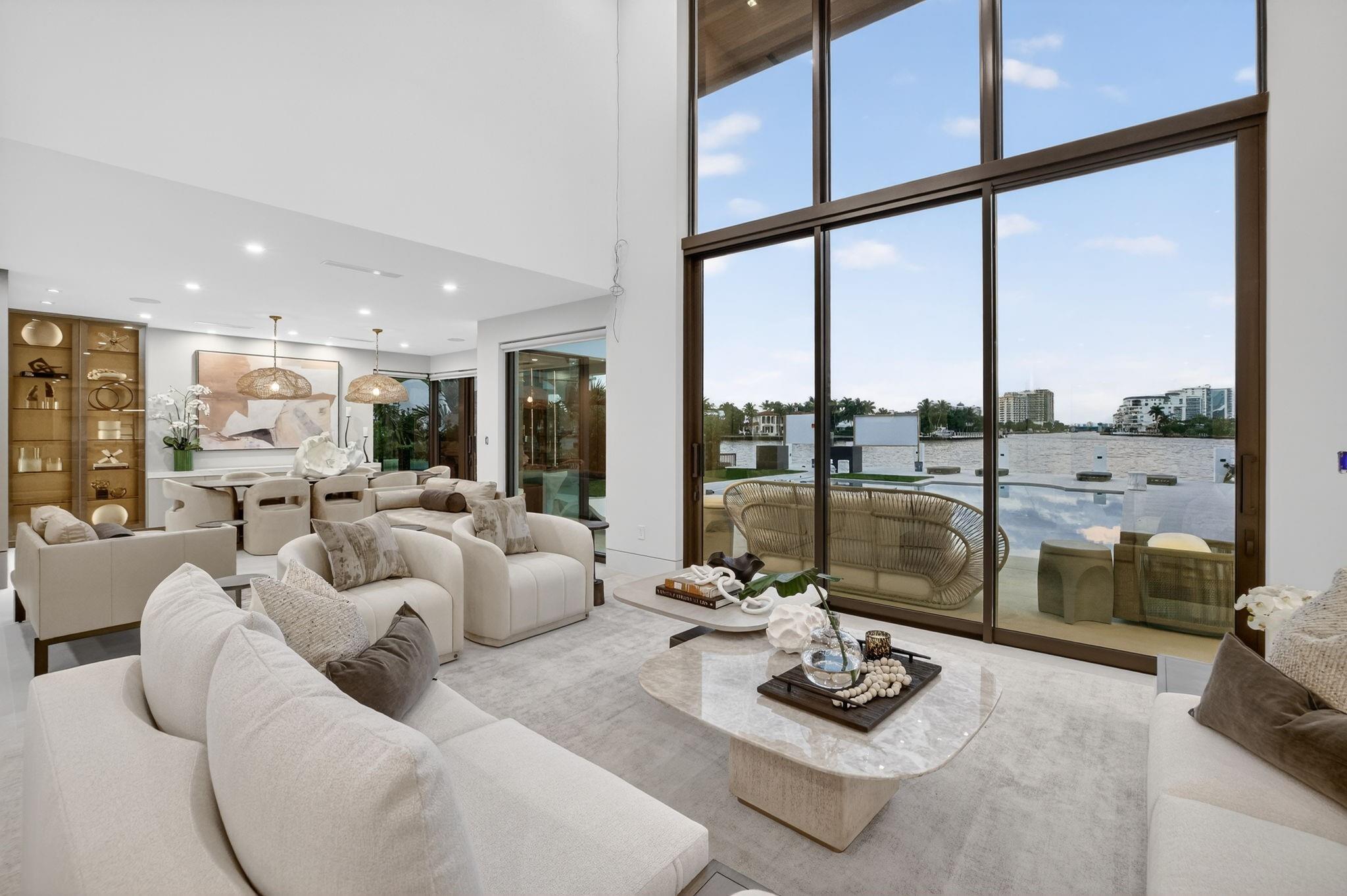 2533 Aqua Vista Blvd