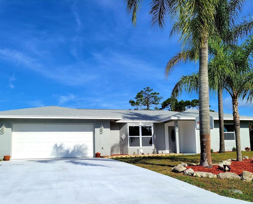 Photo of 765 SE Norcross Avenue, Port Saint Lucie, FL 34983 (MLS # R10768784)