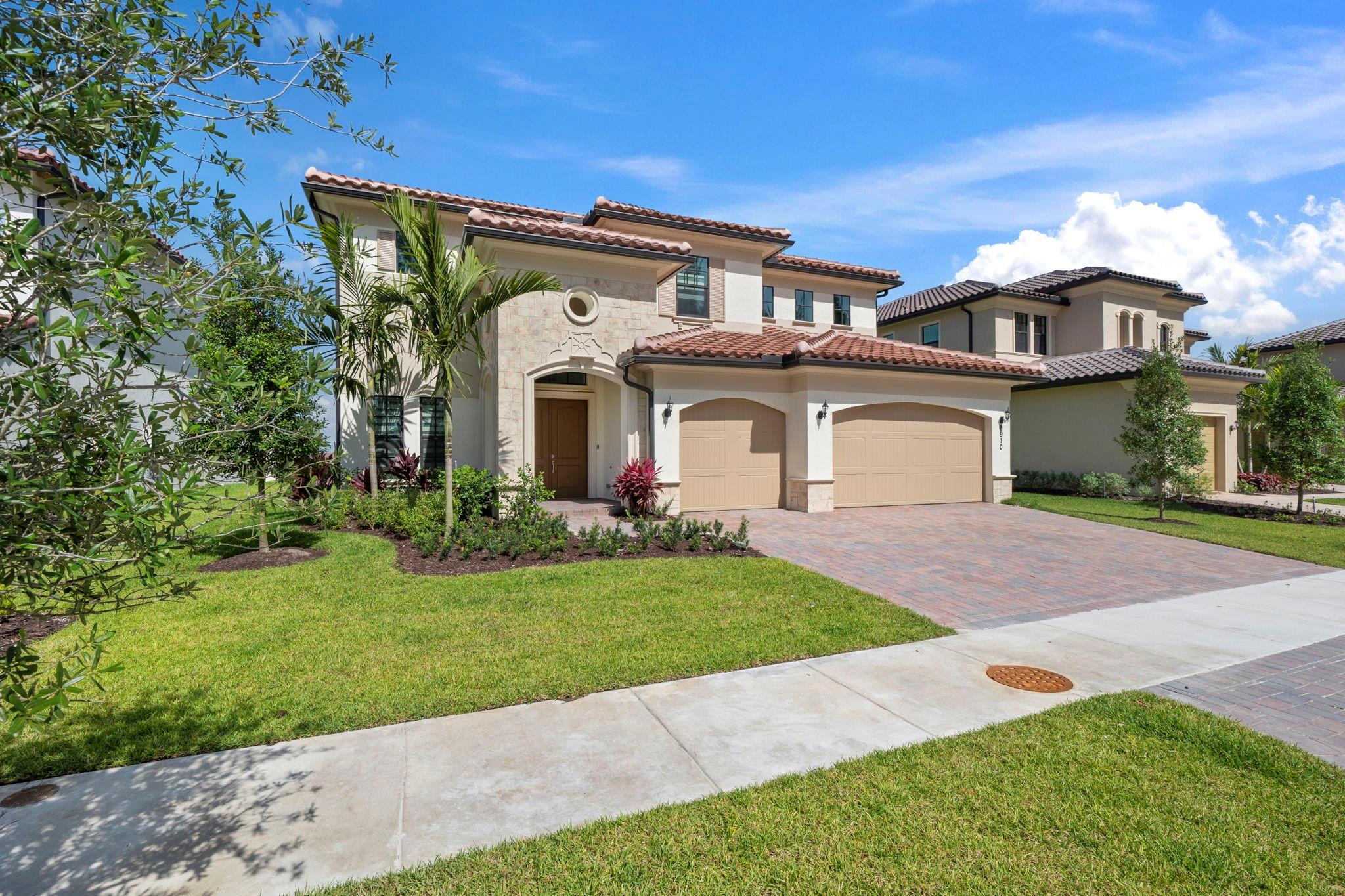 8910 W Parkland Bay trial