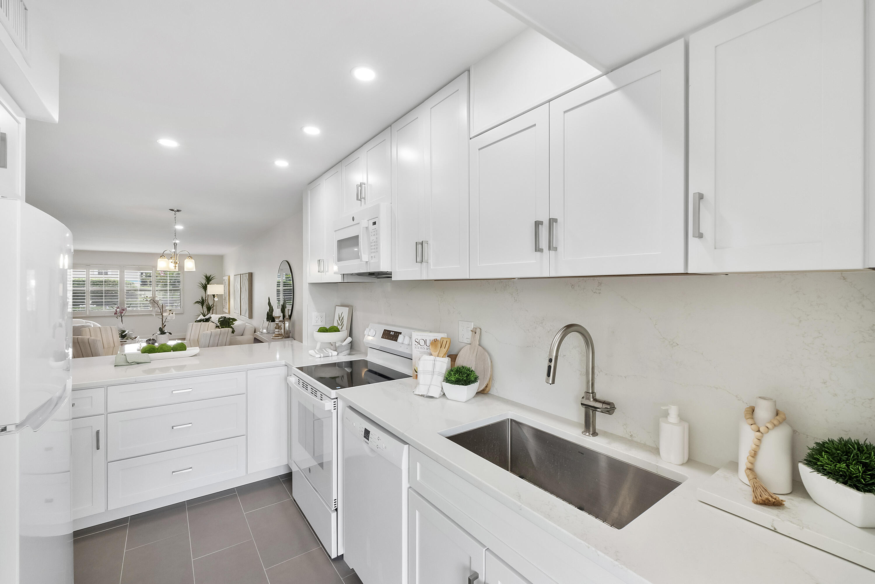 MIRAMAR GARDEN APT CONDO - Residential