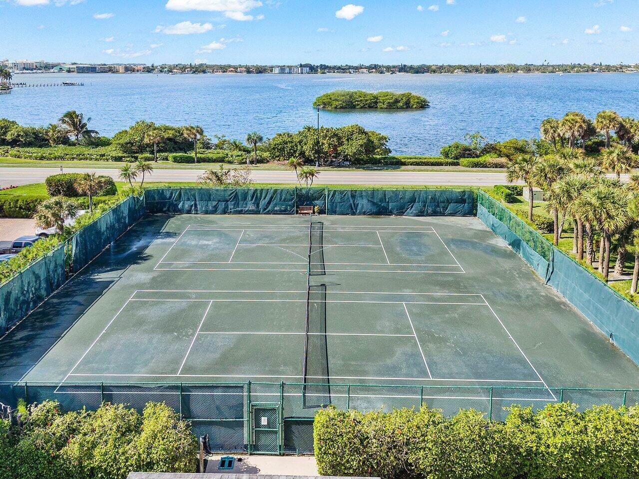 HALCYON OF PALM BEACH - Residential