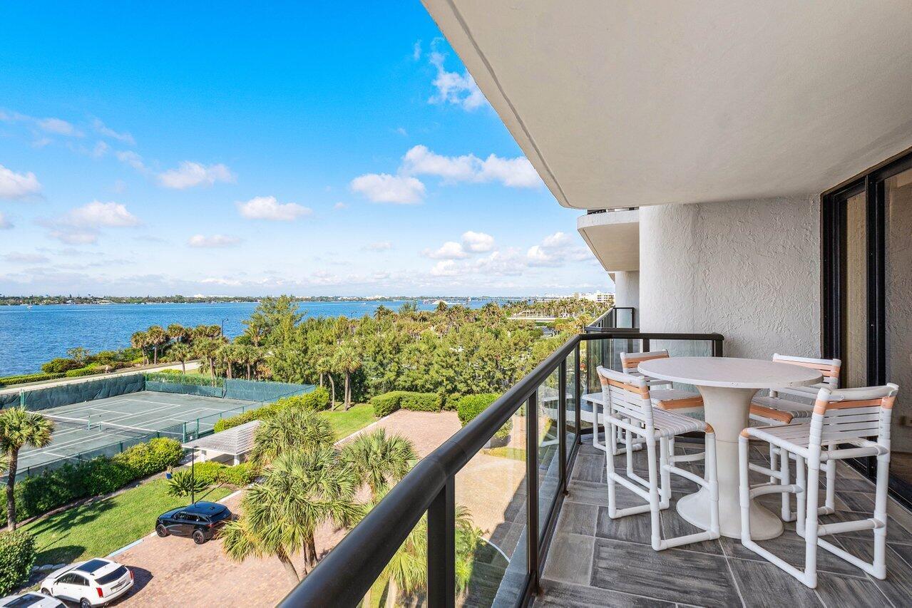 HALCYON OF PALM BEACH - Residential