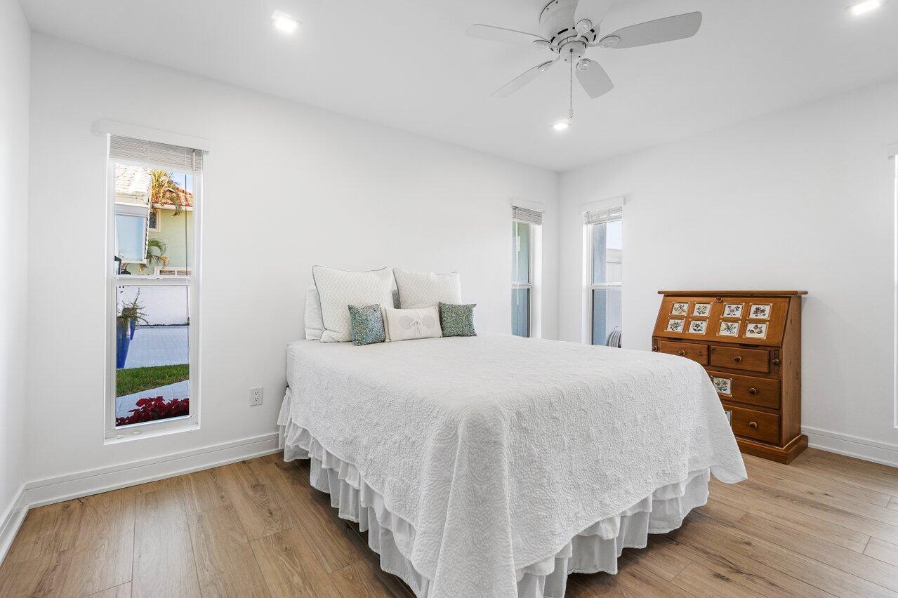 CORAL KEY VILLAS - Residential