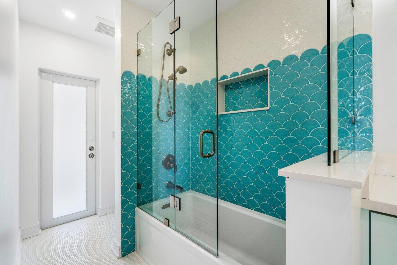 CORAL KEY VILLAS - Residential