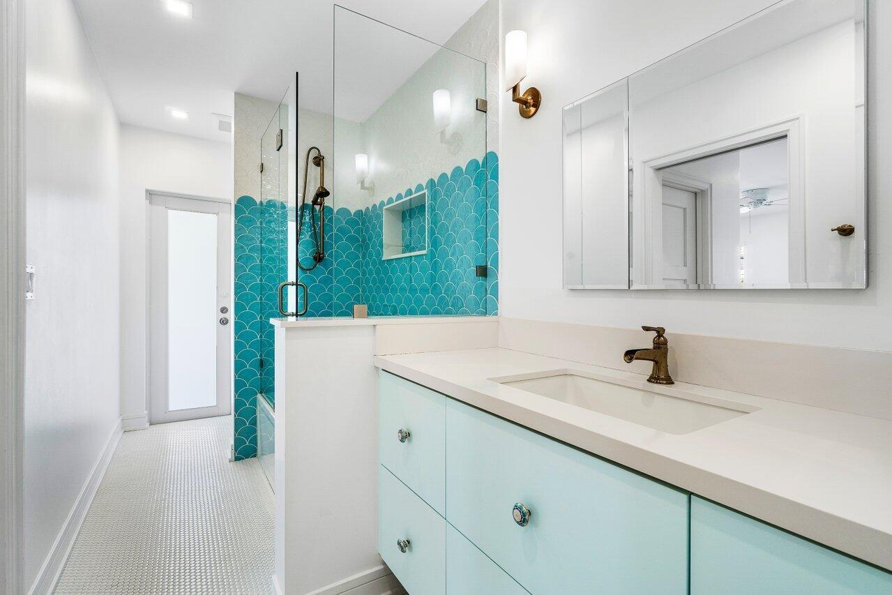 CORAL KEY VILLAS - Residential