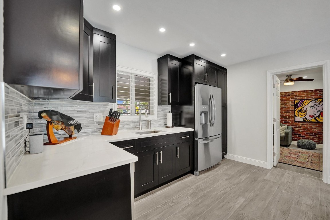 IMPERIAL POINT 2 SEC - Residential Lease