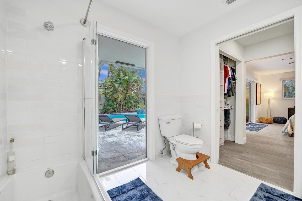 IMPERIAL POINT 2 SEC - Residential Lease