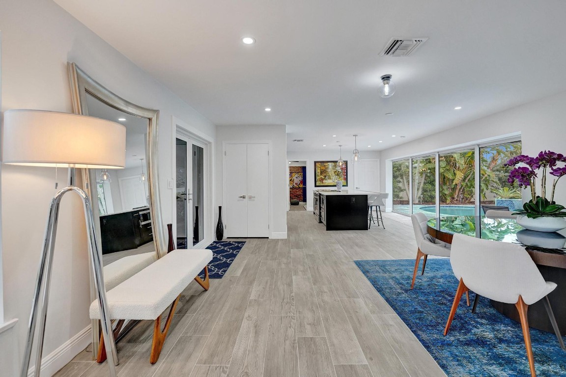 IMPERIAL POINT 2 SEC - Residential Lease