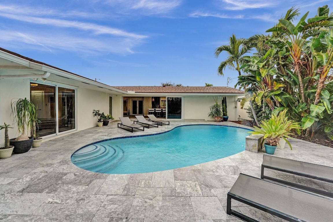 IMPERIAL POINT 2 SEC - Residential Lease