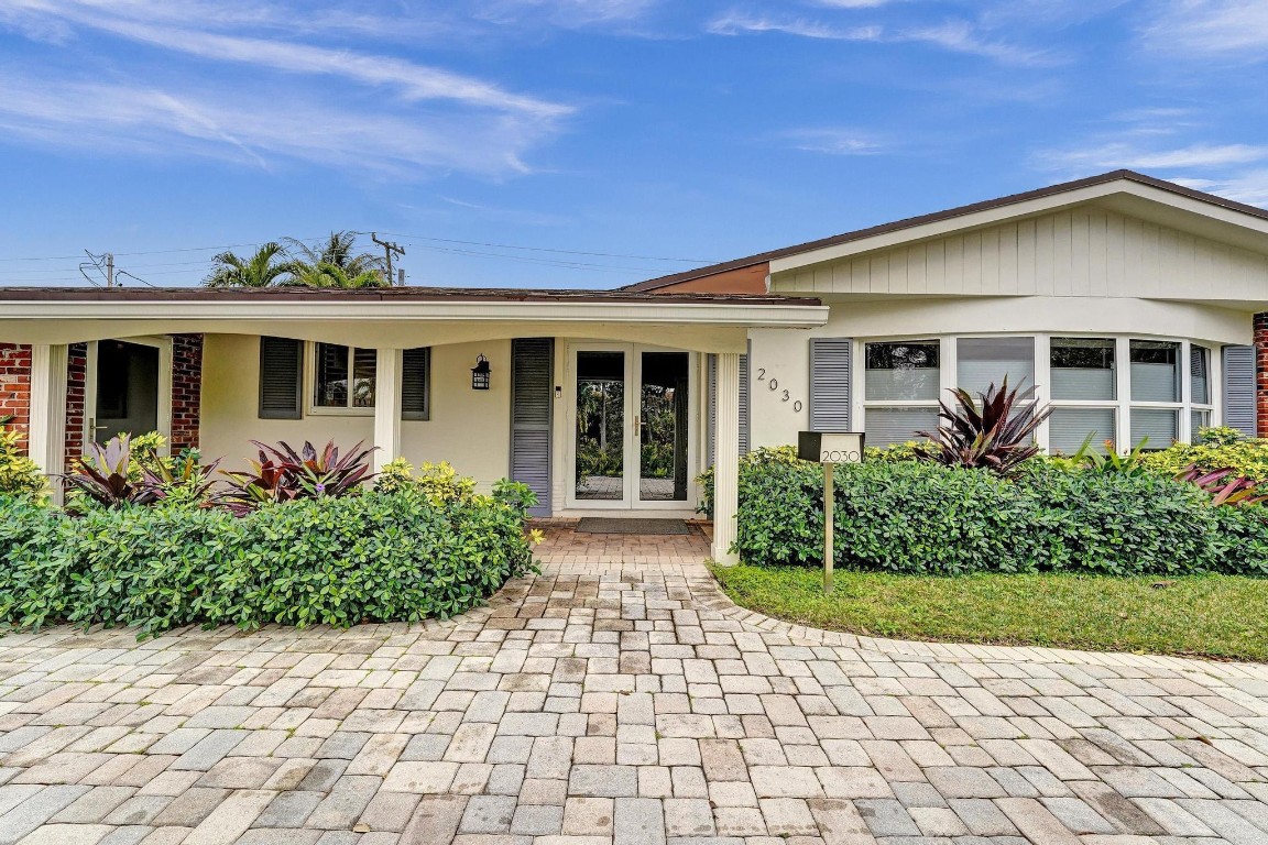 IMPERIAL POINT 2 SEC - Residential Lease