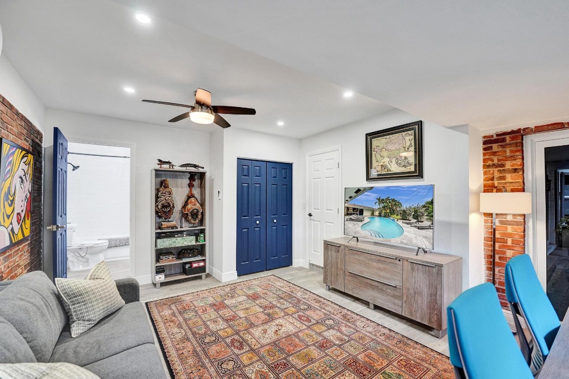 IMPERIAL POINT 2 SEC - Residential Lease