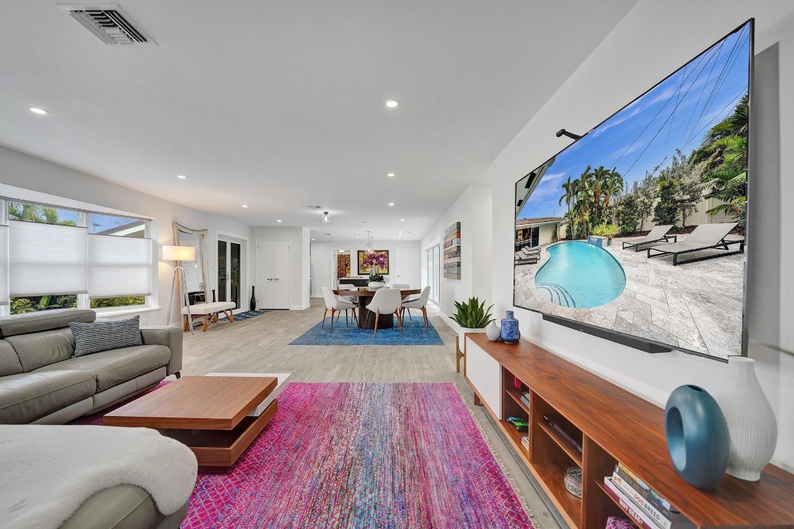 IMPERIAL POINT 2 SEC - Residential Lease