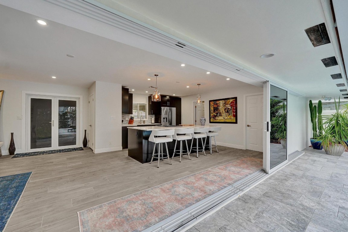 IMPERIAL POINT 2 SEC - Residential Lease