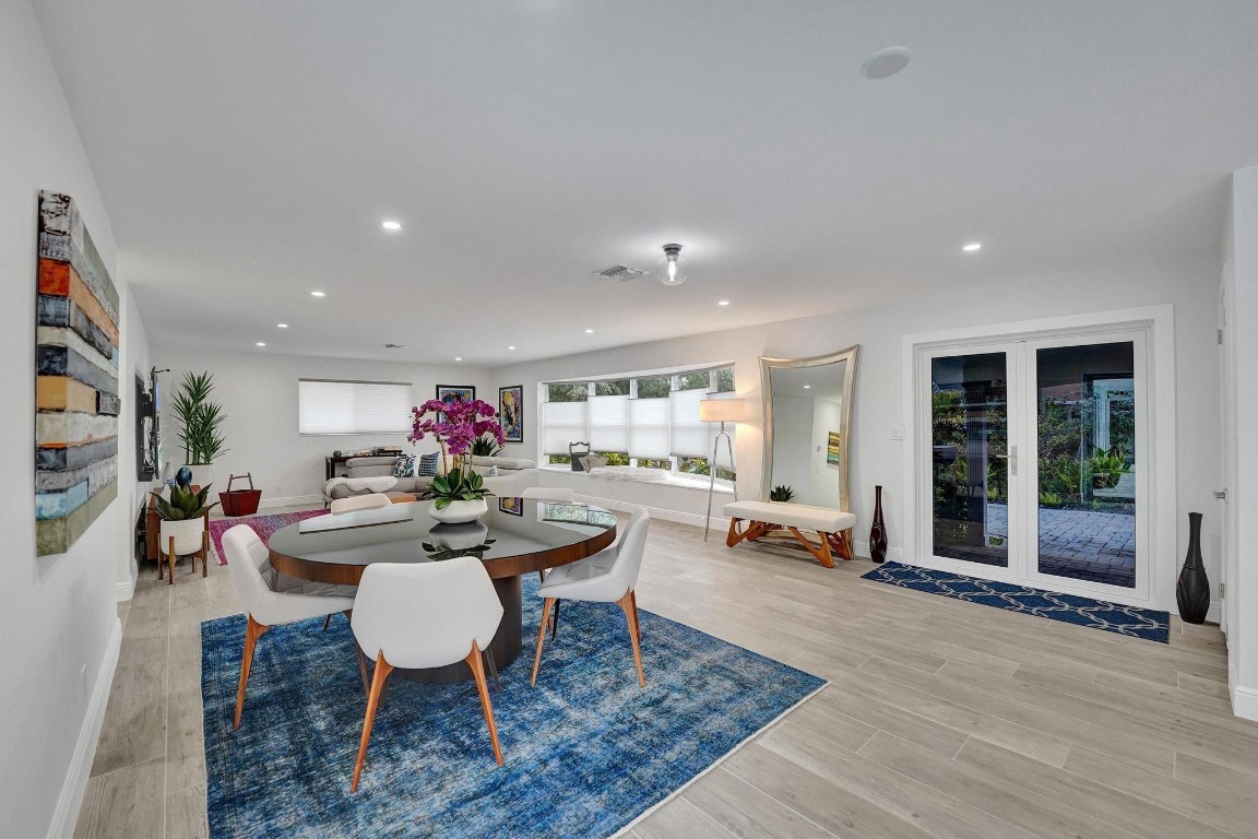 IMPERIAL POINT 2 SEC - Residential Lease