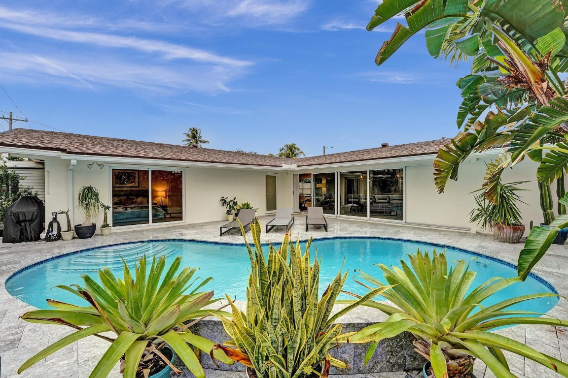 IMPERIAL POINT 2 SEC - Residential Lease