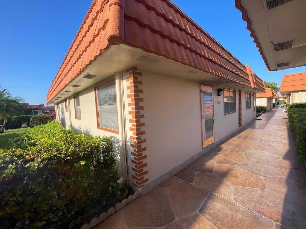 Photo of 37 Seville B #B, Delray Beach, FL 33446 (MLS # F10498139)