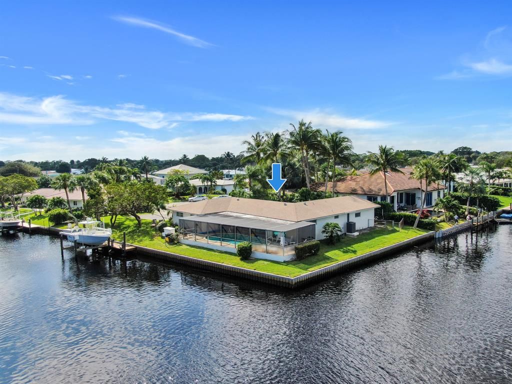 Photo of 27 Leeward Circle Cir, Tequesta, FL 33469 (MLS # R10697749)