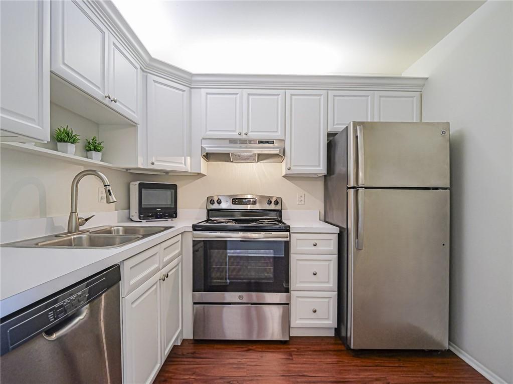 VISTA ROYALE - Residential Lease