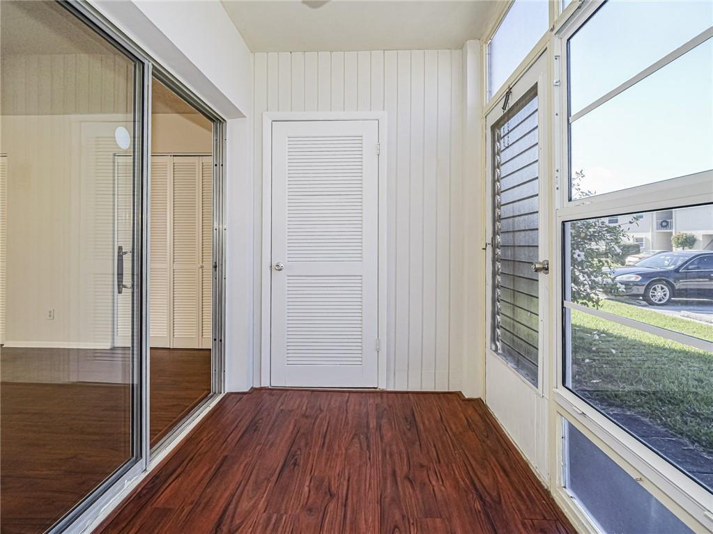 VISTA ROYALE - Residential Lease