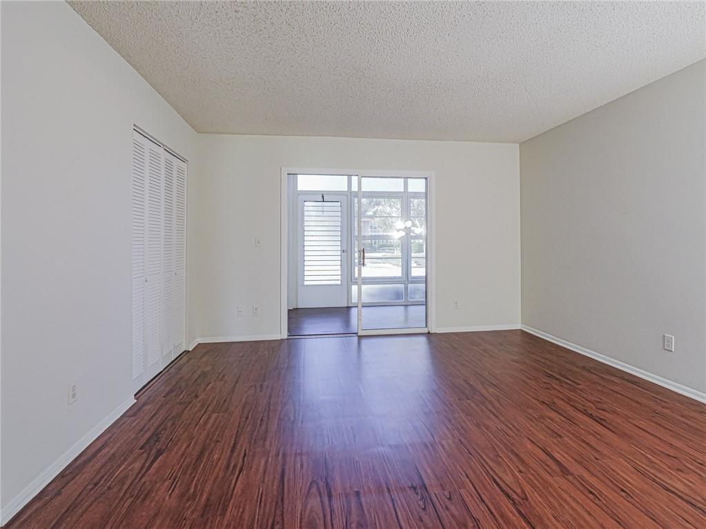 VISTA ROYALE - Residential Lease