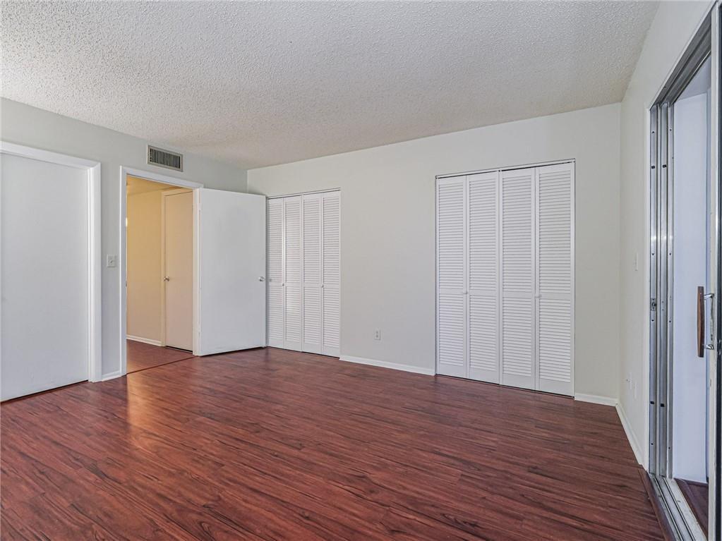 VISTA ROYALE - Residential Lease