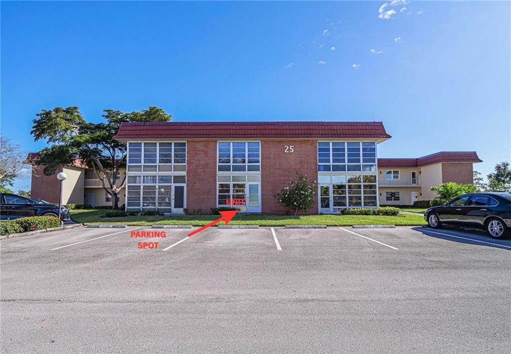 Photo of 25 Pine Arbor Lane #104, Vero Beach, FL 32962 (MLS # R11147254)