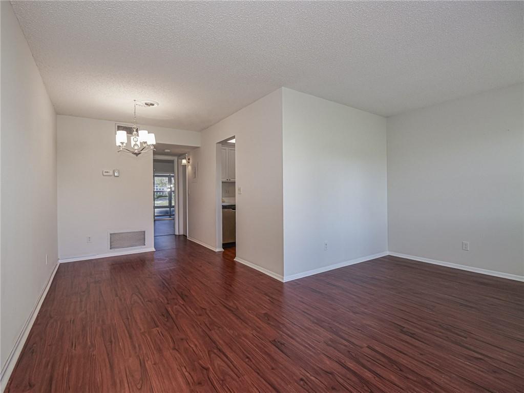 VISTA ROYALE - Residential Lease