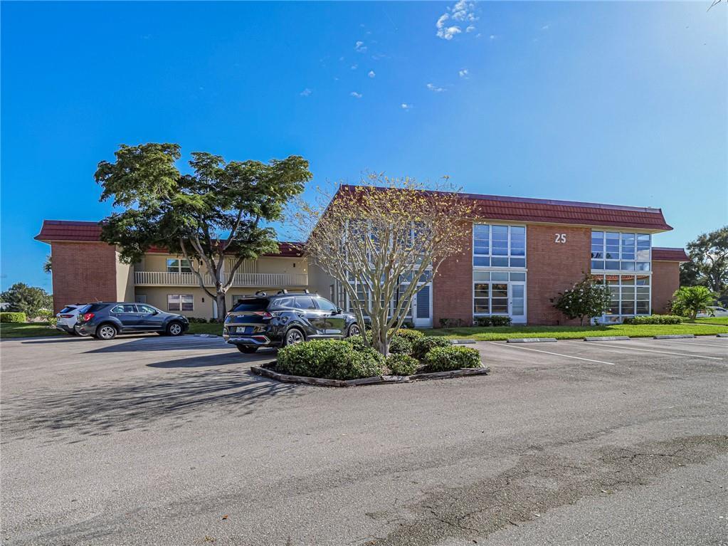 VISTA ROYALE - Residential Lease