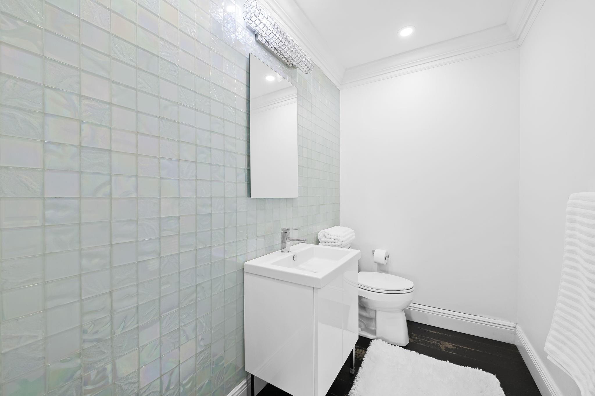 Fifth Avenue Place - Residential