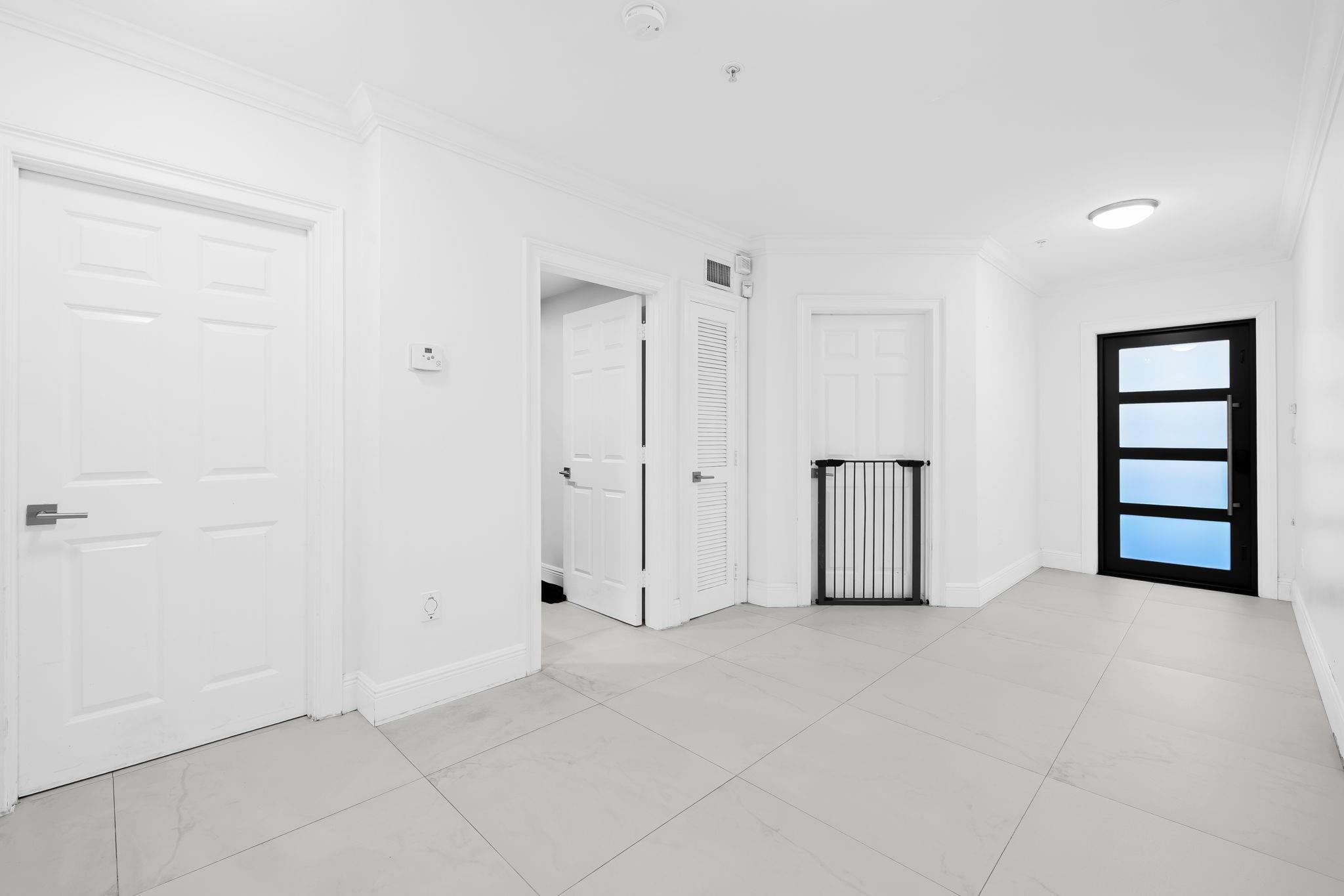 Fifth Avenue Place - Residential