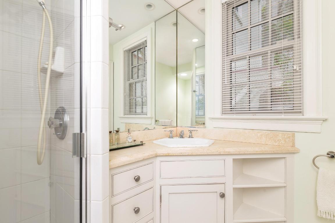 PLAZA PL IN - Residential