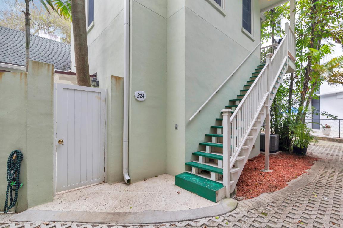 PLAZA PL IN - Residential