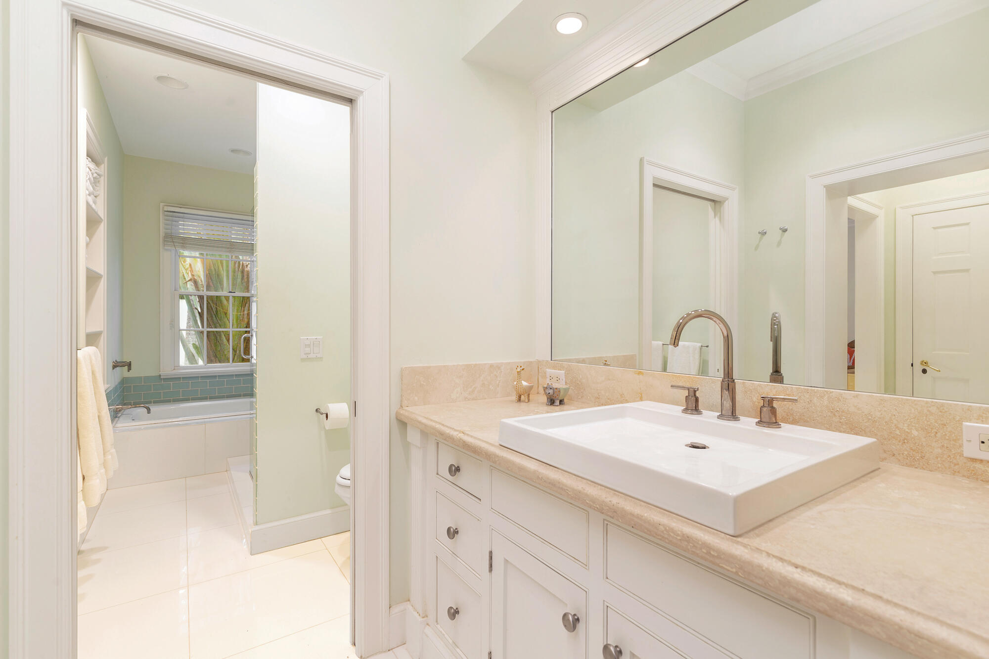 PLAZA PL IN - Residential