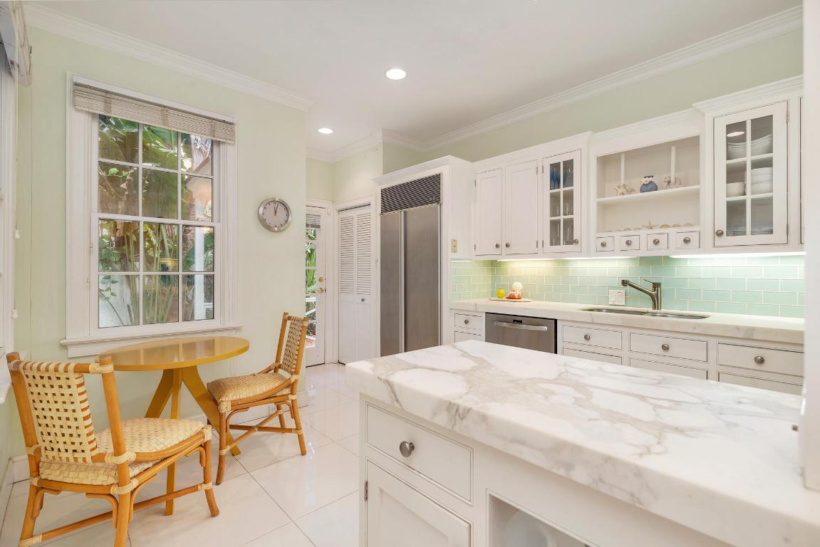 PLAZA PL IN - Residential