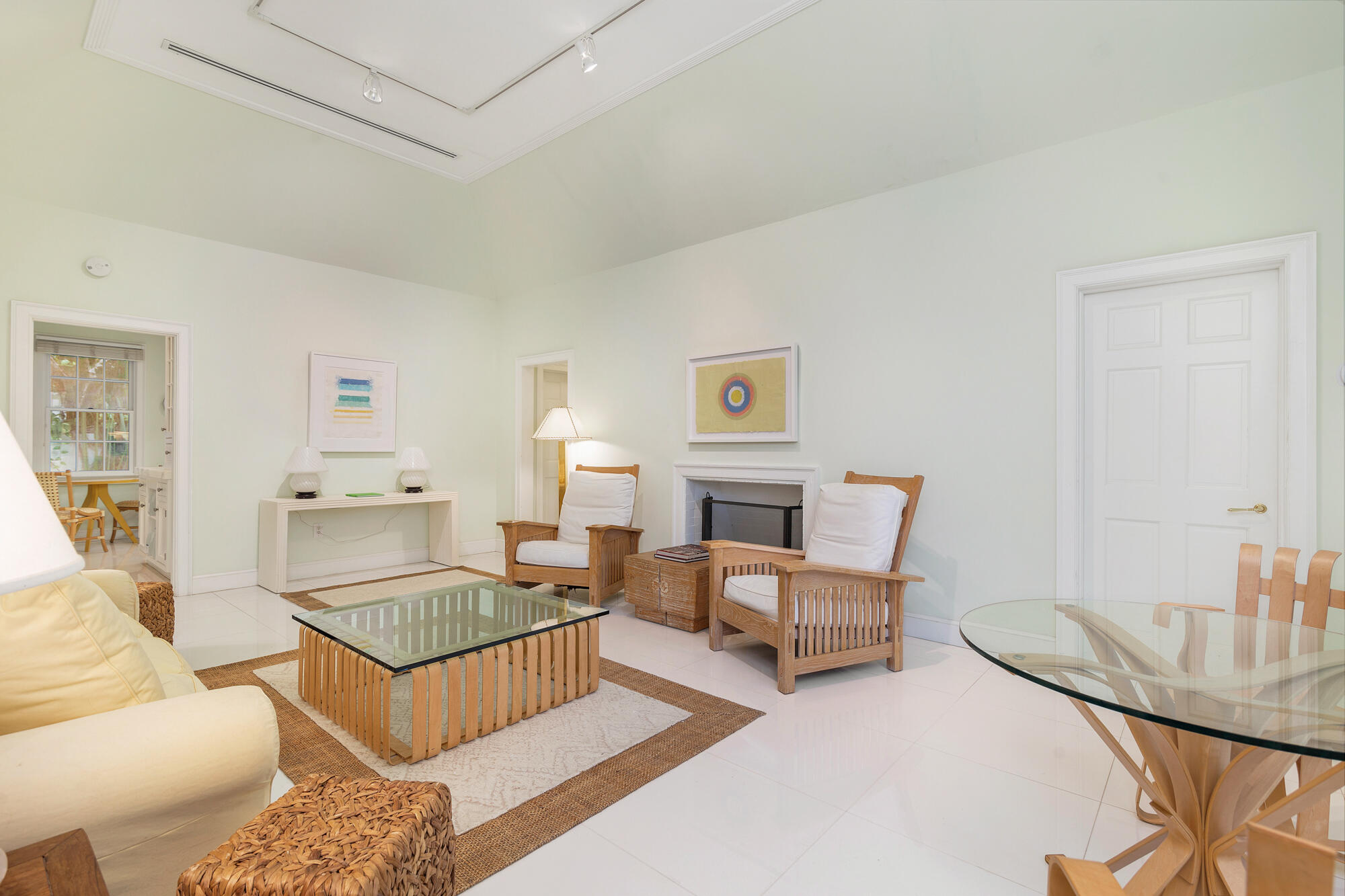 PLAZA PL IN - Residential