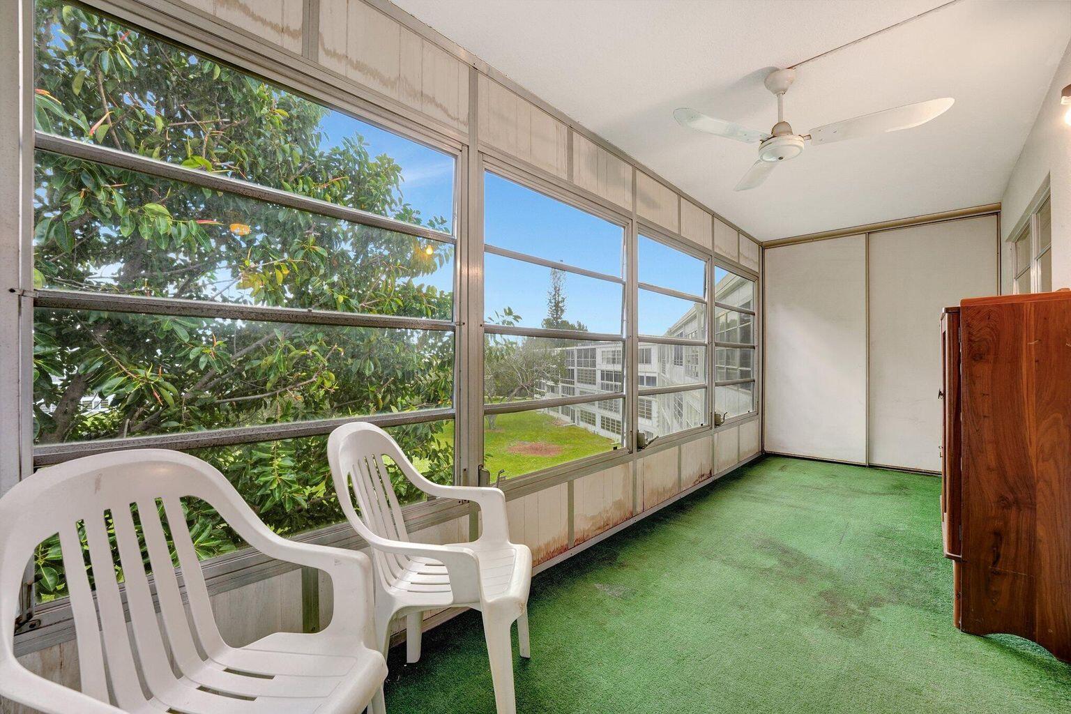 SWANSEA CONDO - Residential