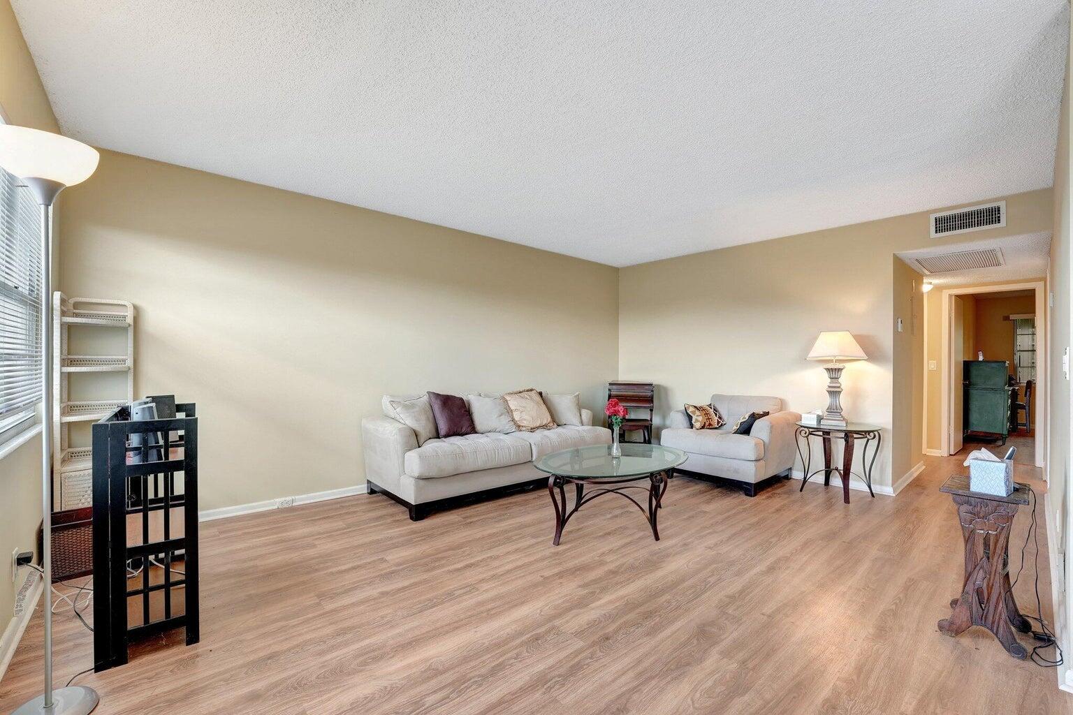 SWANSEA CONDO - Residential