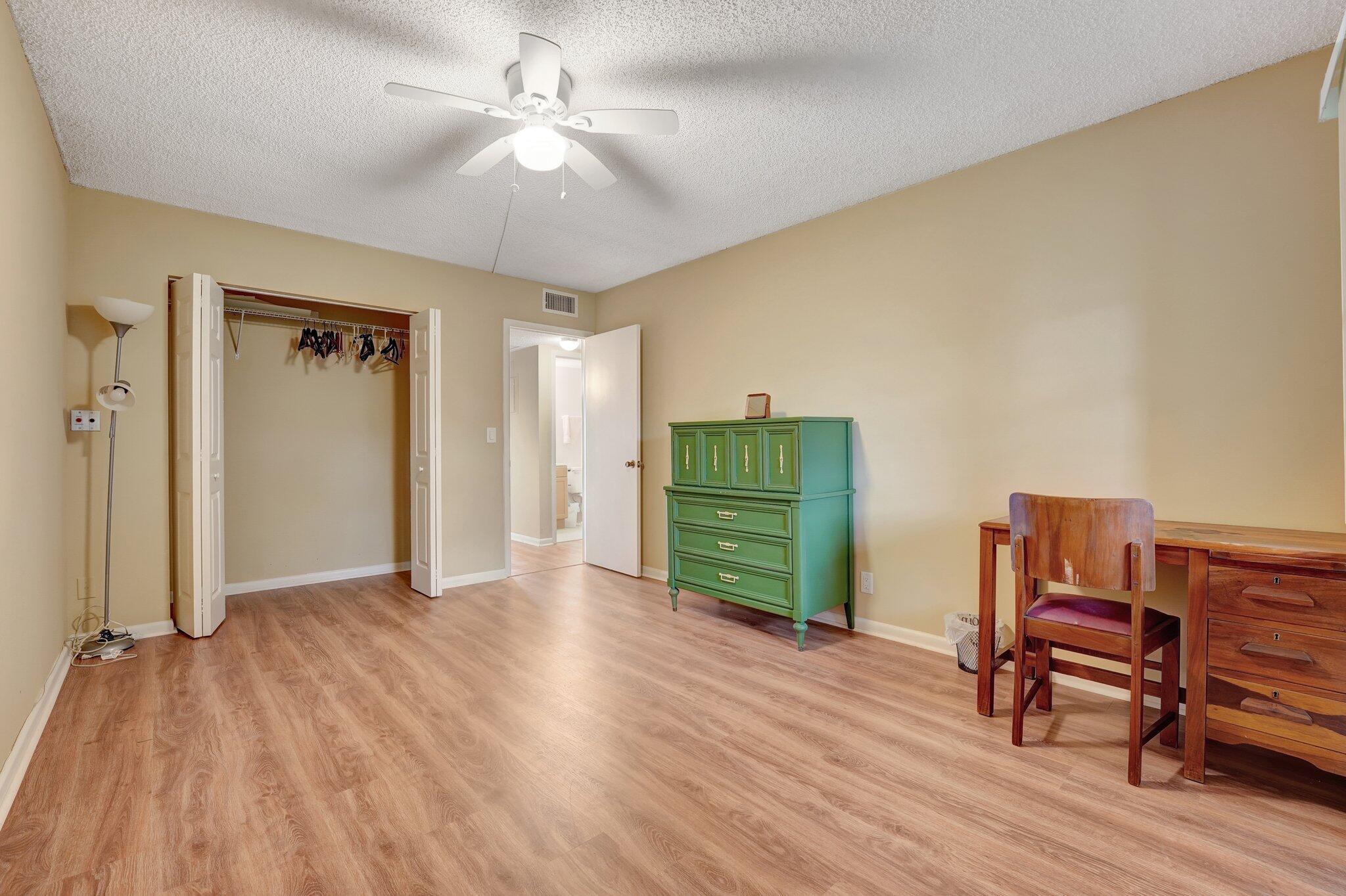 SWANSEA CONDO - Residential